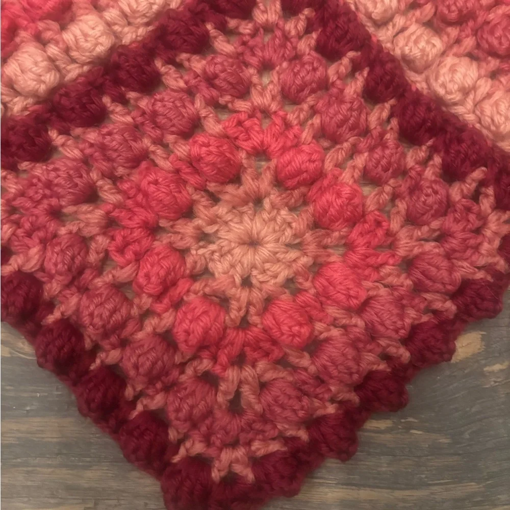 Hand Crocheted Granny Square Afghan Throw Diamond Pattern Scalloped Edge Cottage